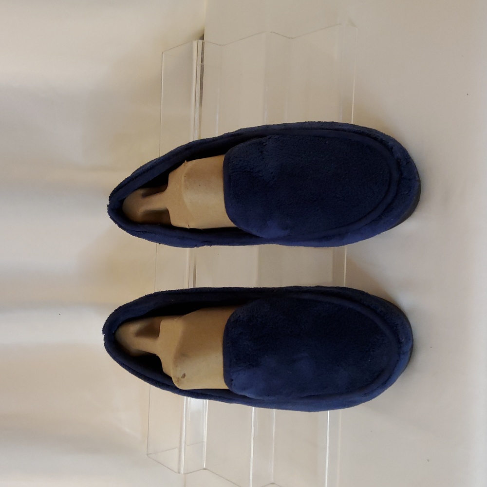 Men's Slipper By Isotoner